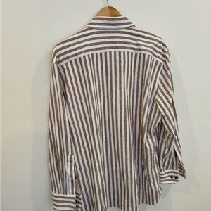 Size Large Modern Fit Emmanuel Berg Men’s Button Up. Striped.